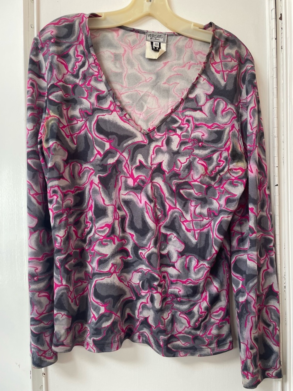 Versus by Gianni Versace gray & Pink V-Neck Long Sleeve Top size 46